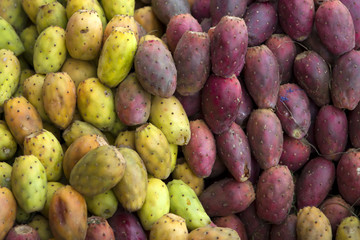 Prickly pears on the market