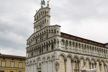 Obraz premium Front view of the San Michele church in the Italian city Lucca