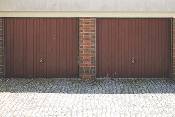 Współczesna podwójna brama garażowa