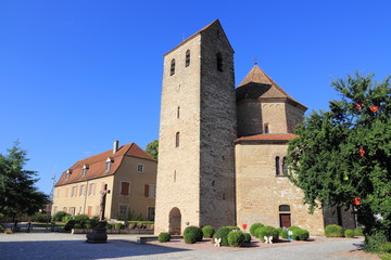 Fototapeta na wymiar Abbatiale d'Ottmarsheim
