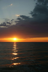 Sunset over the seahorizon