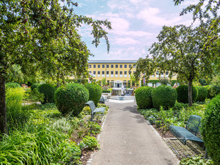 Obraz premium Kurpark mit Therme in Bad Füssing