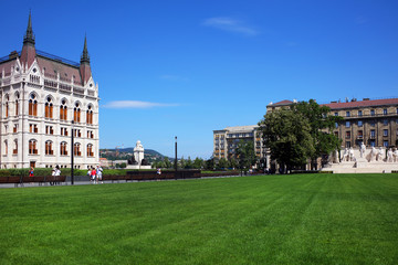 Fototapeta premium The Hungarian Parliament Building, also known as the Parliament of Budapest.One of Europe's oldest legislative buildings, a notable landmark of Hungary and a popular tourist destination of Budapest