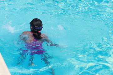 Piscina en un calor intenso