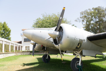 Fototapeta na wymiar Avión antiguo