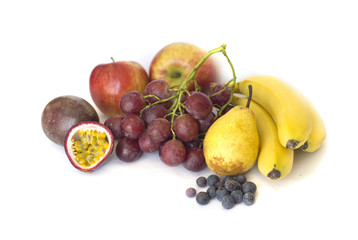 Fruits isolates on white