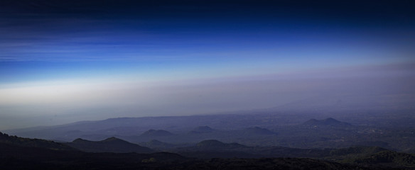 Ätna Vulkan Landschaft auf Sizilien im Hochsommer