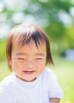 笑顔の赤ちゃん