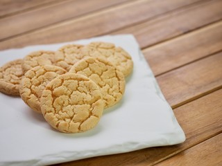 오븐에서 구운 버터쿠키