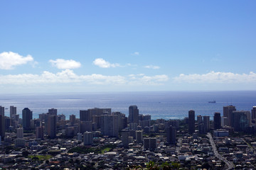 Fototapeta na wymiar Honolulu Townscape and Pacific Ocean