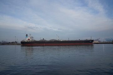 Fototapeta premium cargo ship in port