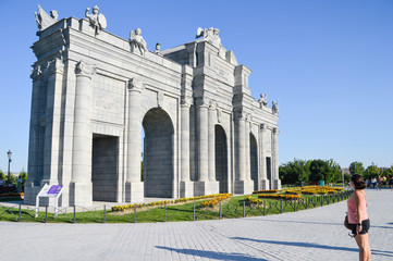 puerta de alcalá parque europa © Mario