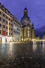 Fototapeta na wymiar Dresden Kirch abend Beleuchtung