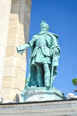 Fototapeta na wymiar Statue of King Gabriel Bethlen of Hungary at Heroes' Square in Budapest City