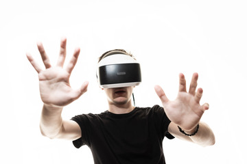 Réalité virtuelle 3D casque sensation jeu informatique rêve gamer avenir logiciel toucher...