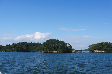 Naklejka premium 松島湾 遊覧船からの景色 matsushima bay