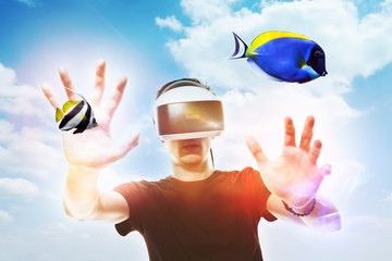 Réalité virtuelle 3D casque sensation jeu informatique rêve gamer avenir logiciel toucher...