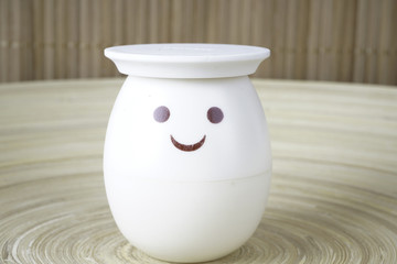 Round empty wooden plate