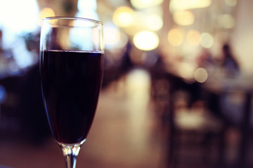 glass restaurant table wine serving;