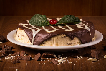 torta alemã no fundo de madeira