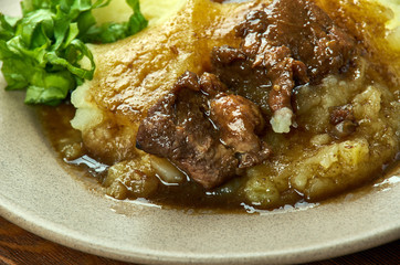 Crock pot pork with mashed potatoes