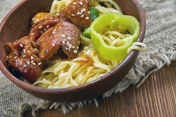 Ramen Noodle Skillet with Steak