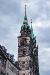 Fototapeta na wymiar Blick auf die Lorenzkirche in Nürnberg