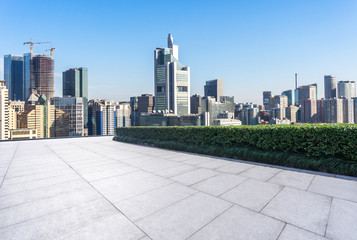 Obraz na płótnie Canvas panoramic city skyline with empty square