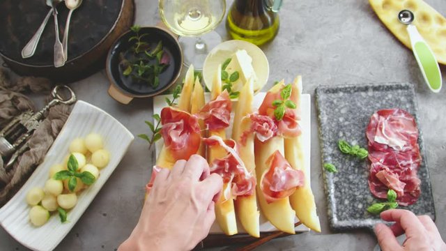 Melone mit Schinken (Zubereitung Video)