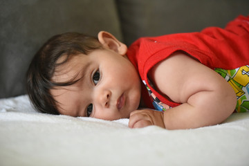 portrait de jeune bébé