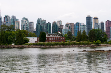 Naklejka premium View of the Vancouver, BC skyline from Stanley Park