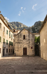 Fototapeta na wymiar Narrow stone house in the old town of Kotor. Montenegro.