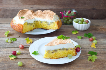 Stachelbeer-Baiser-Torte