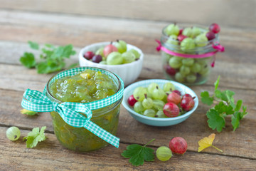 Marmelade aus Stachelbeeren