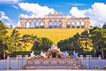 Foto op Canvas Gloriette viewpoint and Schlossberg fountain in Vienna view © xbrchx