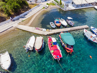 Luftaufnahme, Bucht von Paleo Trikiri, Insel Pangias Trikeri, Trikeri-Milina, Region Volos, Meerenge von Trikiri, Halbinsel Pilion, Pagaitischer Golf, Griechenland © David Brown
