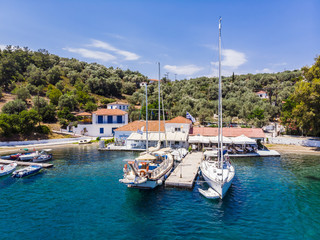 Luftaufnahme, Bucht von Paleo Trikiri, Insel Pangias Trikeri, Trikeri-Milina, Region Volos, Meerenge von Trikiri, Halbinsel Pilion, Pagaitischer Golf, Griechenland © David Brown