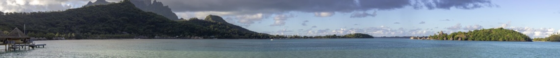 Fototapeta na wymiar Coastline of the Island of Bora Bora in the Society Islands