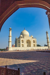 Fototapeta premium Taj Mahal in India under blue sky