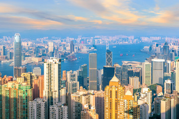 Naklejka premium Panoramę Hongkongu z widokiem na Port Wiktorii