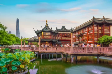Zelfklevend Fotobehang Shanghai Shanghai, China uitzicht op het traditionele Yuyuan Garden District