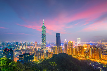 Obraz premium Panoramę miasta Tajpej o zmierzchu
