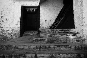 ancient doors in tibet