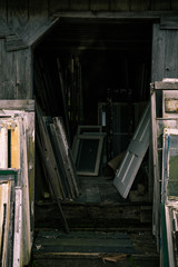 Obraz premium Abandoned things inside hut 