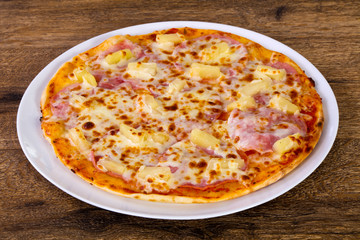 Pizza with ham