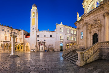Old town of Dubrovnik at night, Croatia - obrazy, fototapety, plakaty