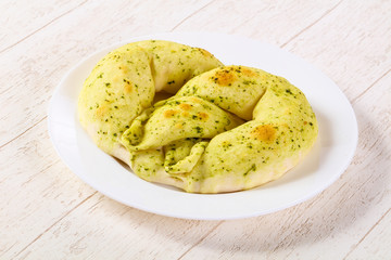 Pretzel with pesto