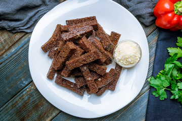 fried Garlic croutons