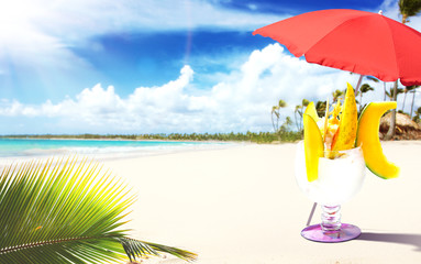 Fruchtiges Eis am Strand