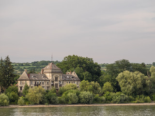 Obraz premium Budpest und die Donau in ungarn